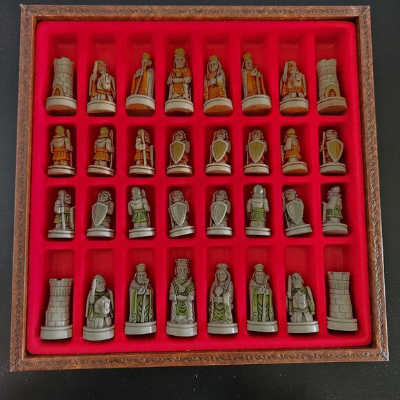 VTG Nigri Medieval Chess Set w Board Piece Storage Box Italian Barbarossa Italy - Picture 3 of 10